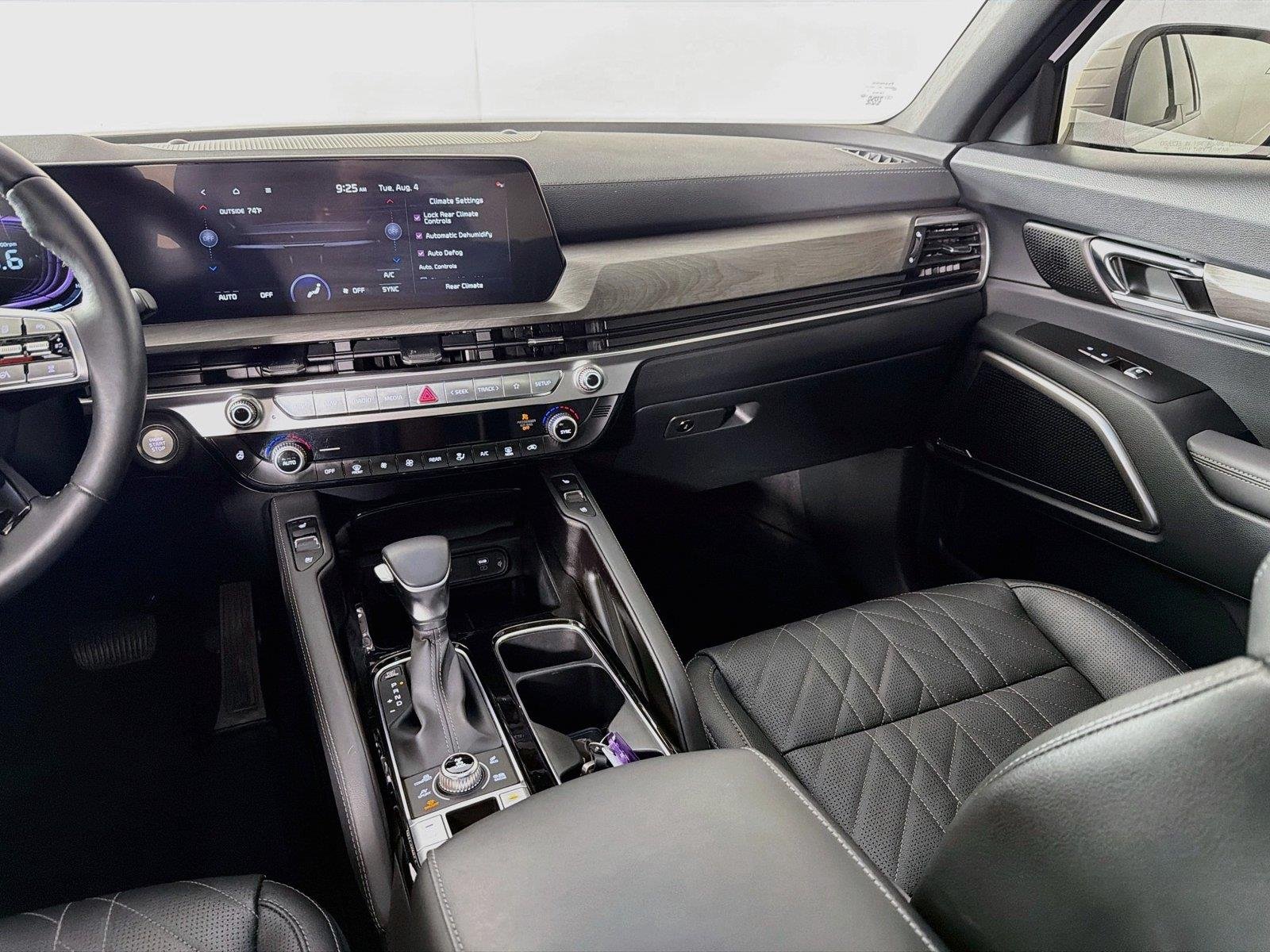 Used 2025  Kia EX X-Line image 28