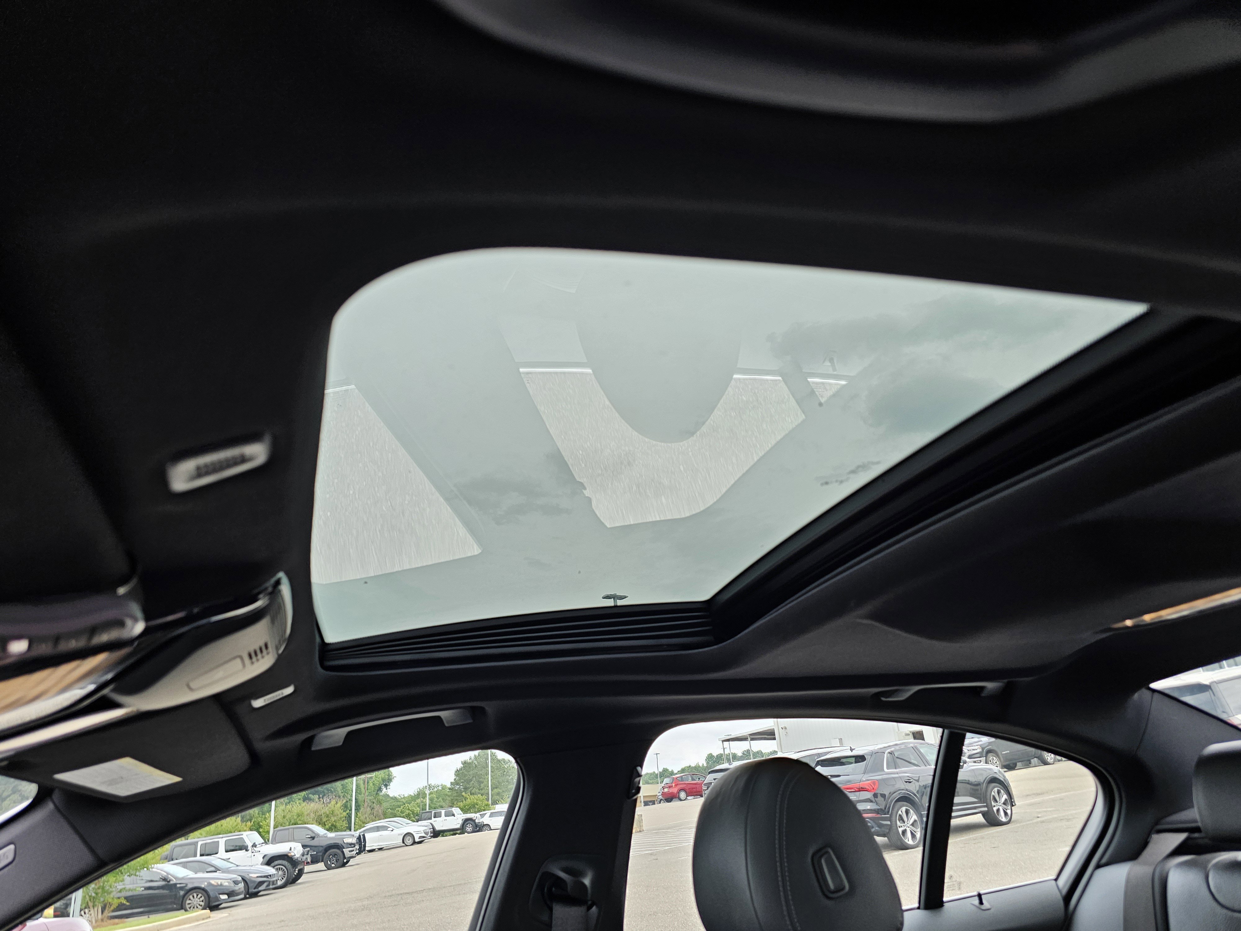 2019 BMW 5 Series 530e - Photo 18