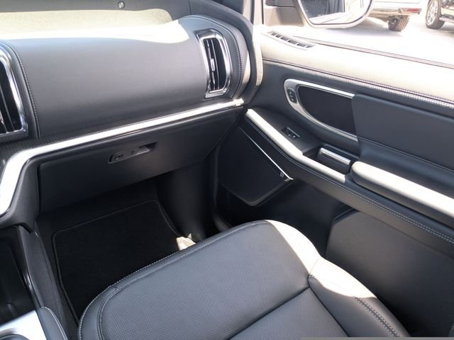 New 2026 Agate Black Metallic Ford MAX Platinum® image 17