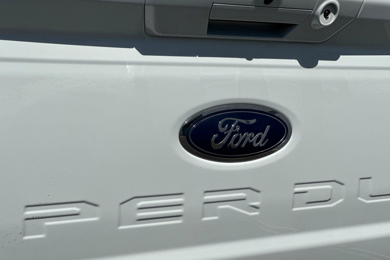 Used 2024 White Ford Lariat image 30