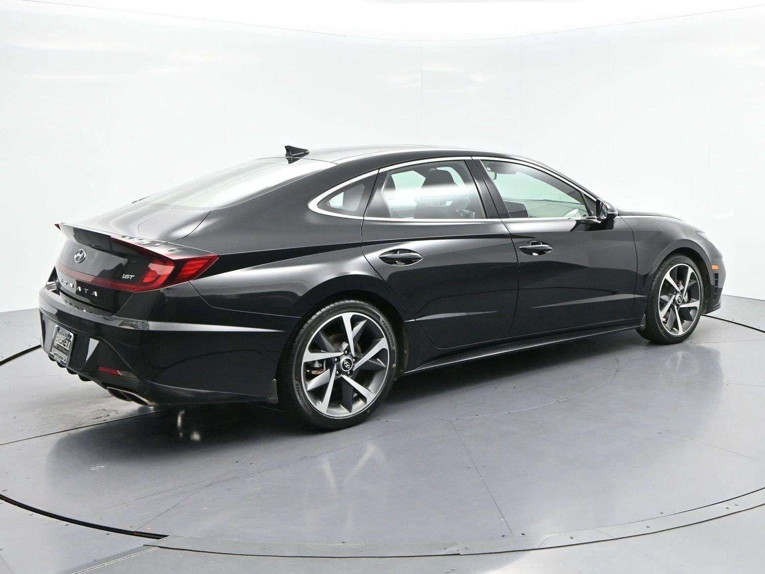 Used 2022 Phantom Black Hyundai SEL Plus image 7