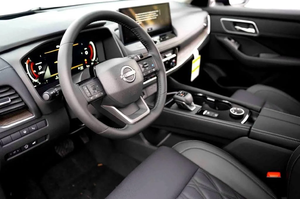 New 2026 Gold Nissan Platinum image 10