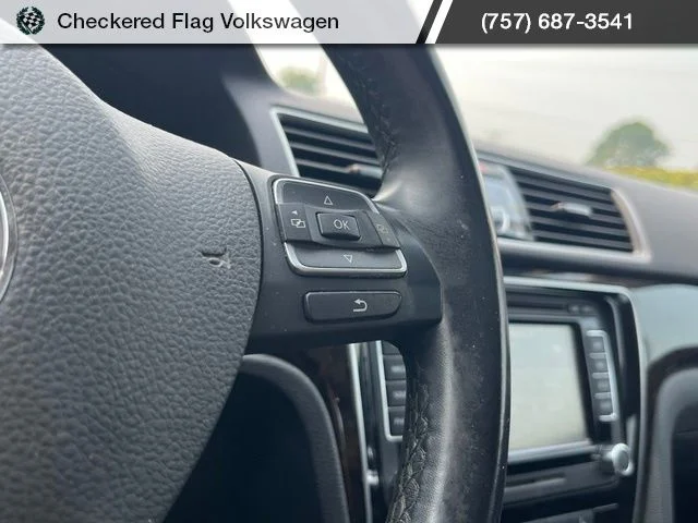 Used 2015 Platinum Gray Metallic Volkswagen TDI SEL Premium image 39
