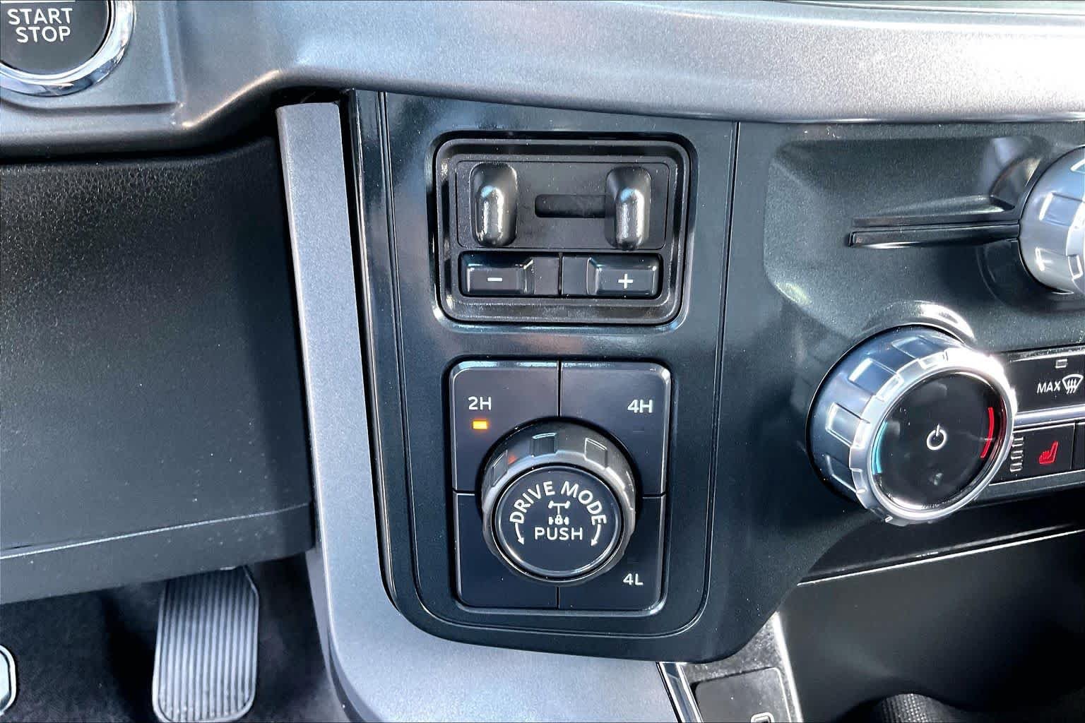 Used 2025 Antimatter Blue Metallic Ford XLT image 30