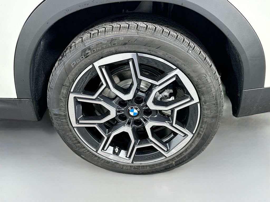 New 2026 Alpine White BMW xDrive28i image 23