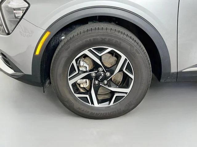 2023 Kia Sportage LX - Photo 25