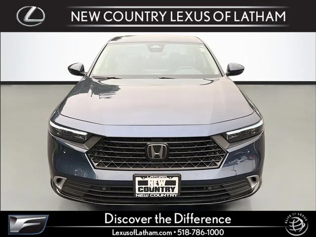 Used 2025  Honda Touring image 1