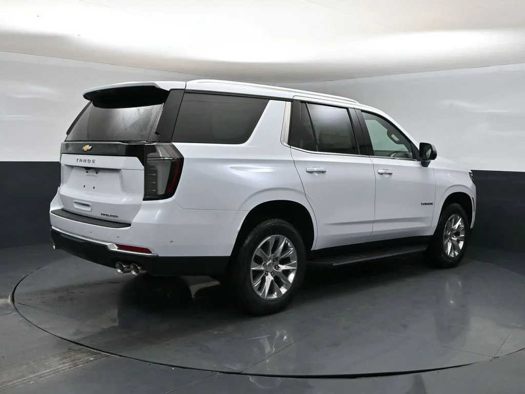 New 2026 Polar White Tricoat Chevrolet Premier image 2