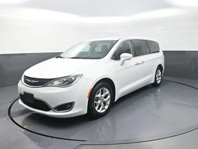 Used 2018 White Chrysler Touring Plus image 3