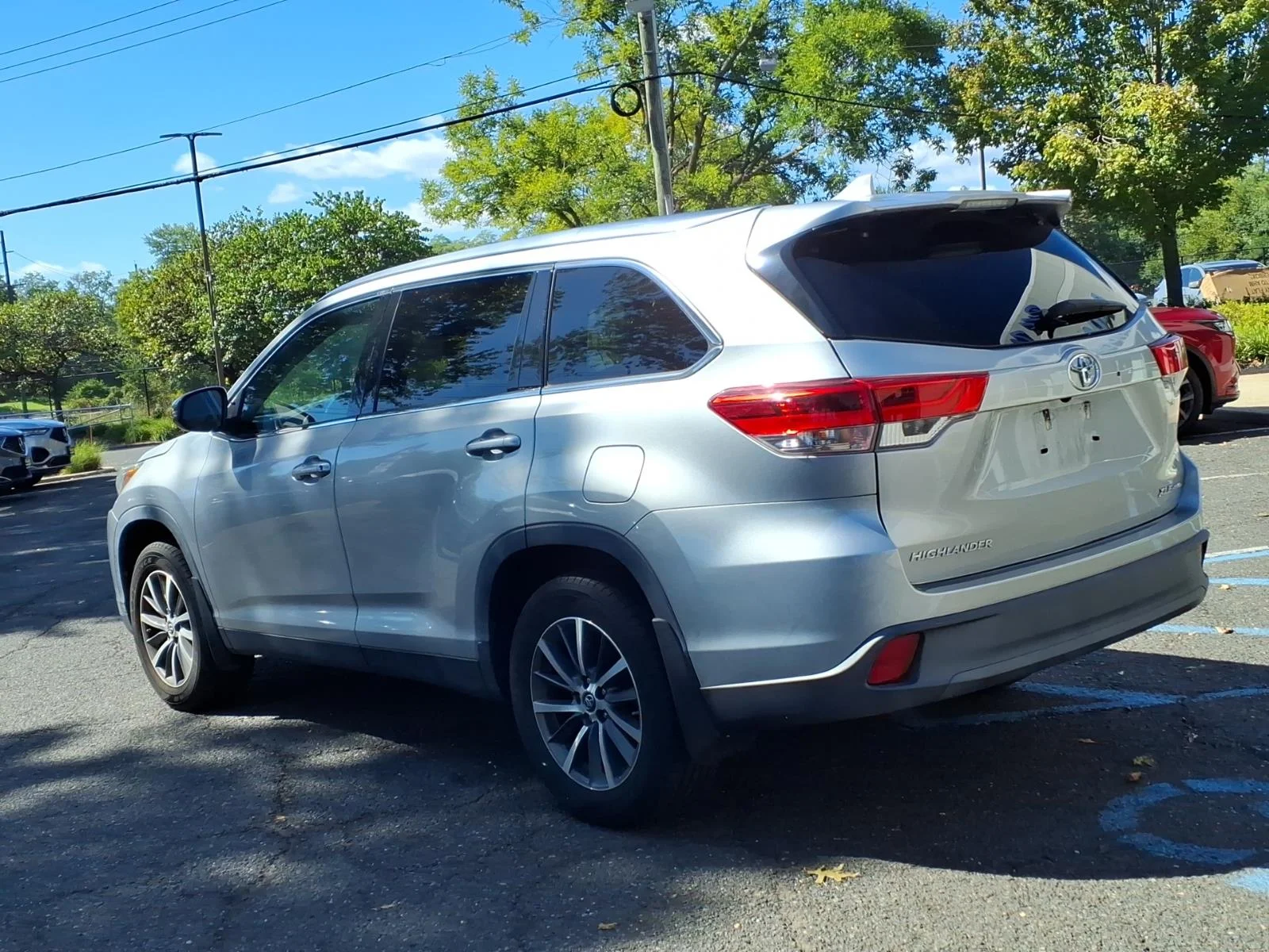 Used 2019 Celestial Silver Metallic Toyota XLE image 4