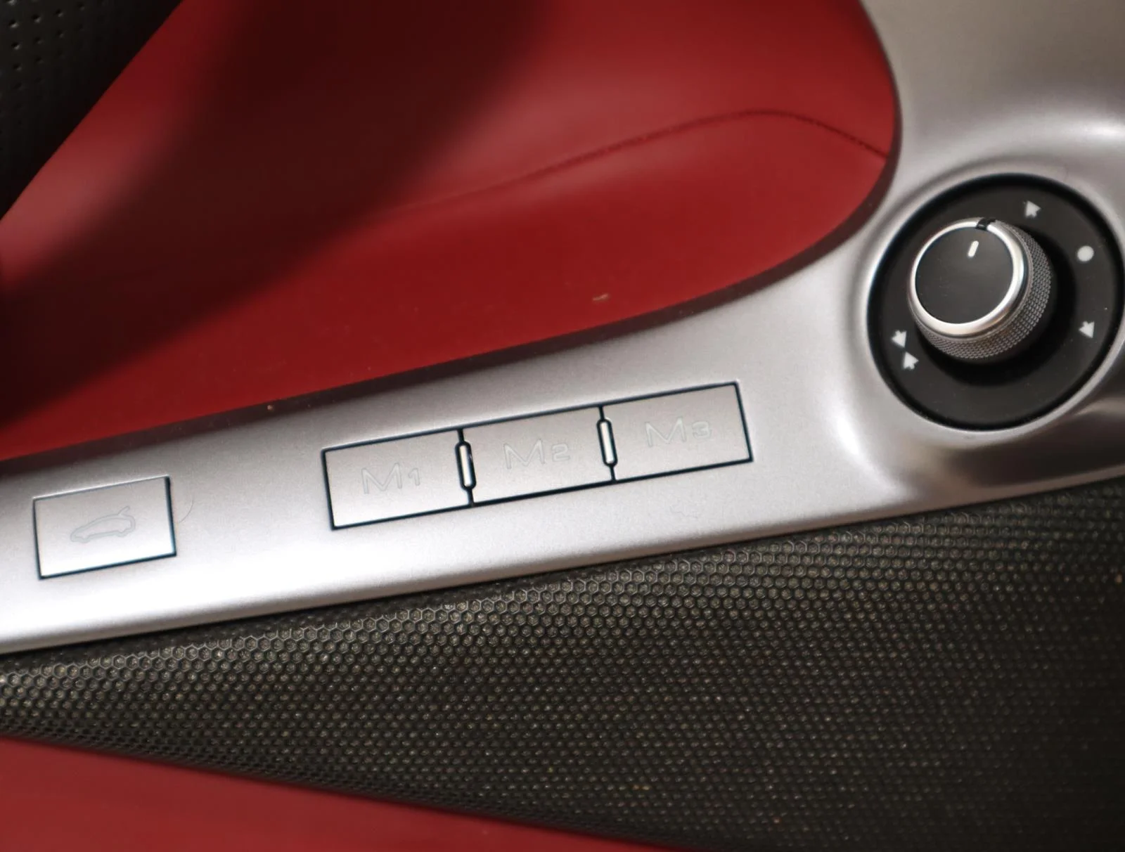 Used 2021 Nero Ferrari Convertible image 25
