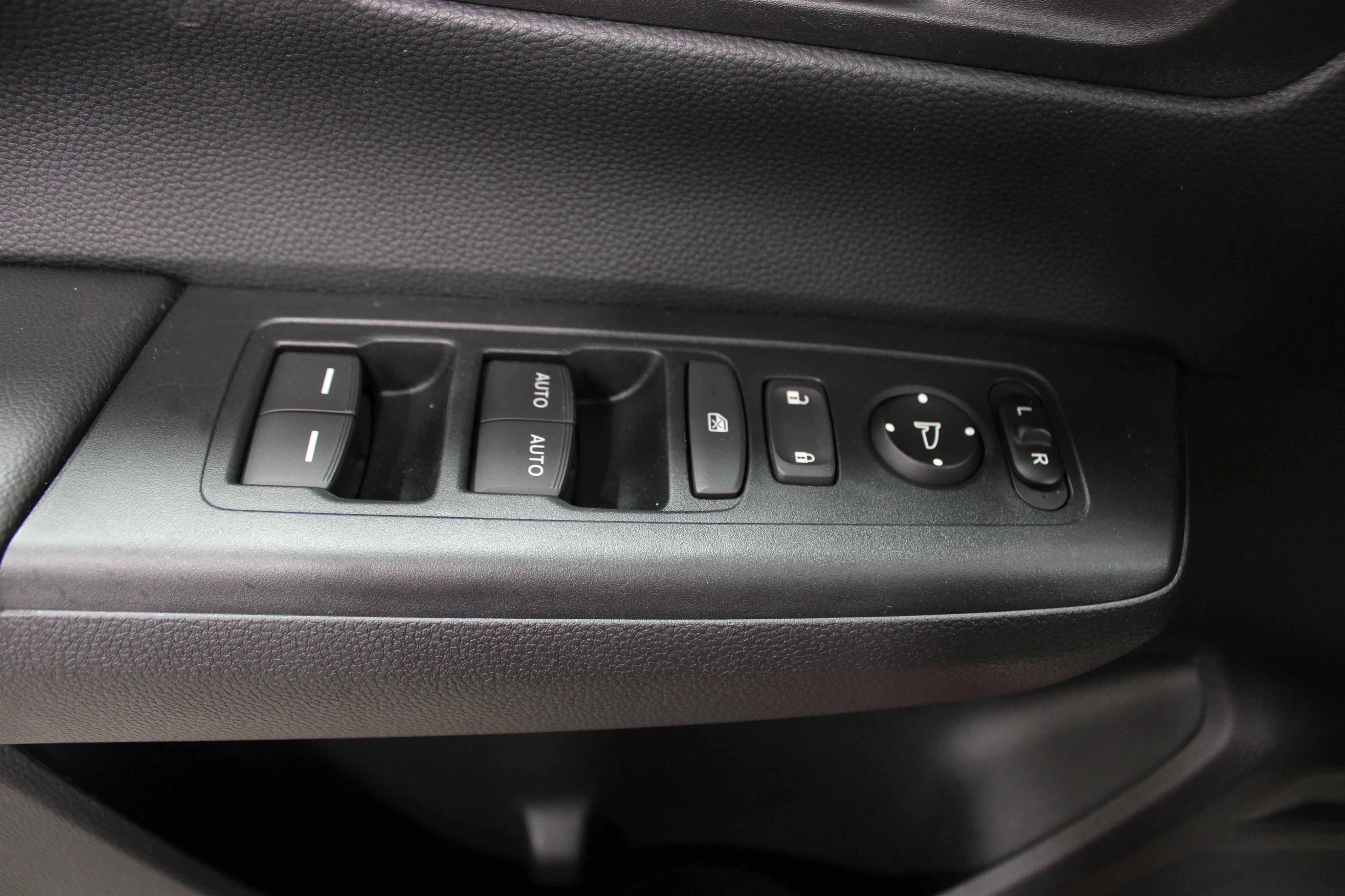 2024 Honda CR-V EX - Photo 7