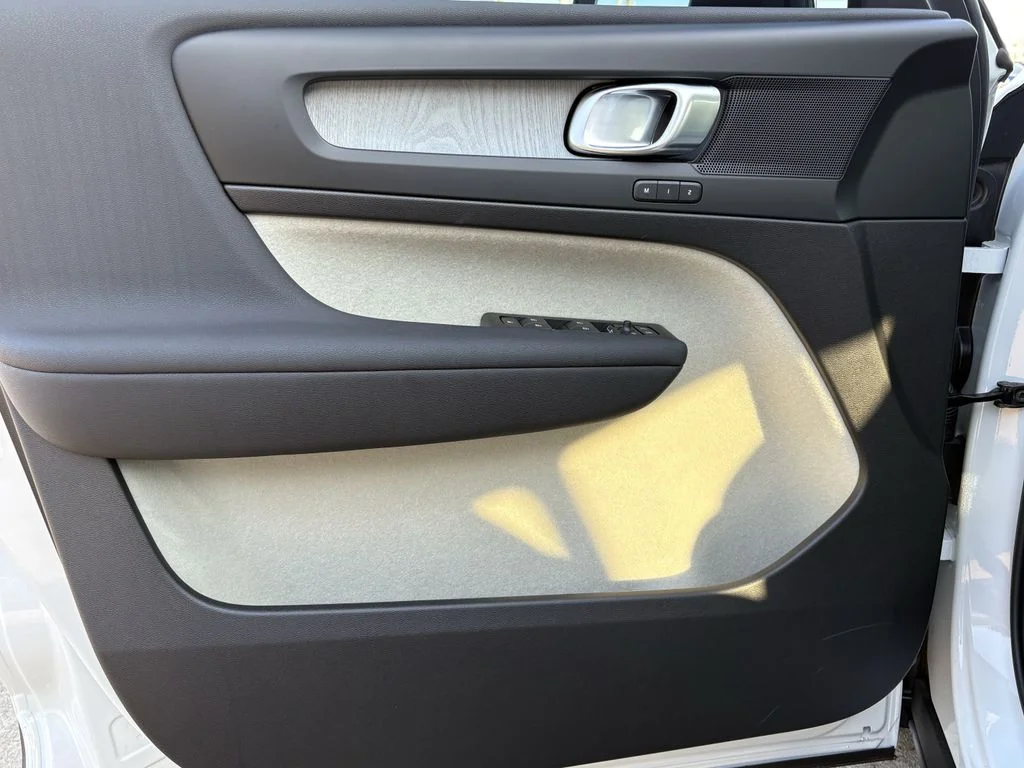 New 2026 Crystal White Volvo Plus image 10
