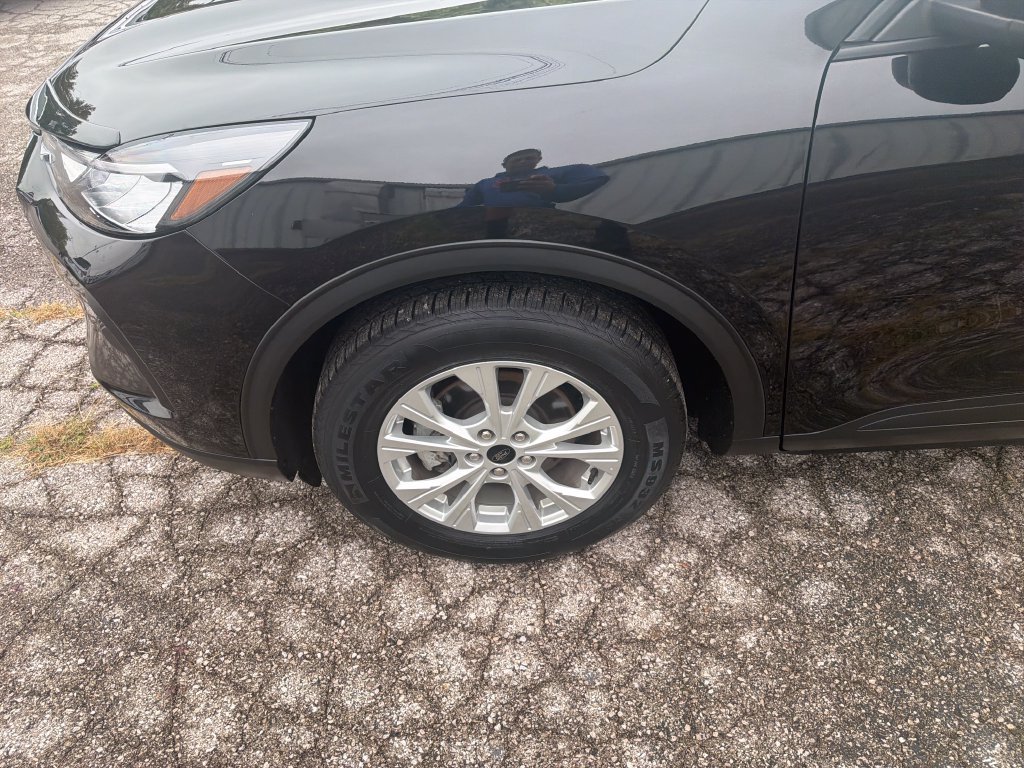 Used 2025 Black Ford Active image 10
