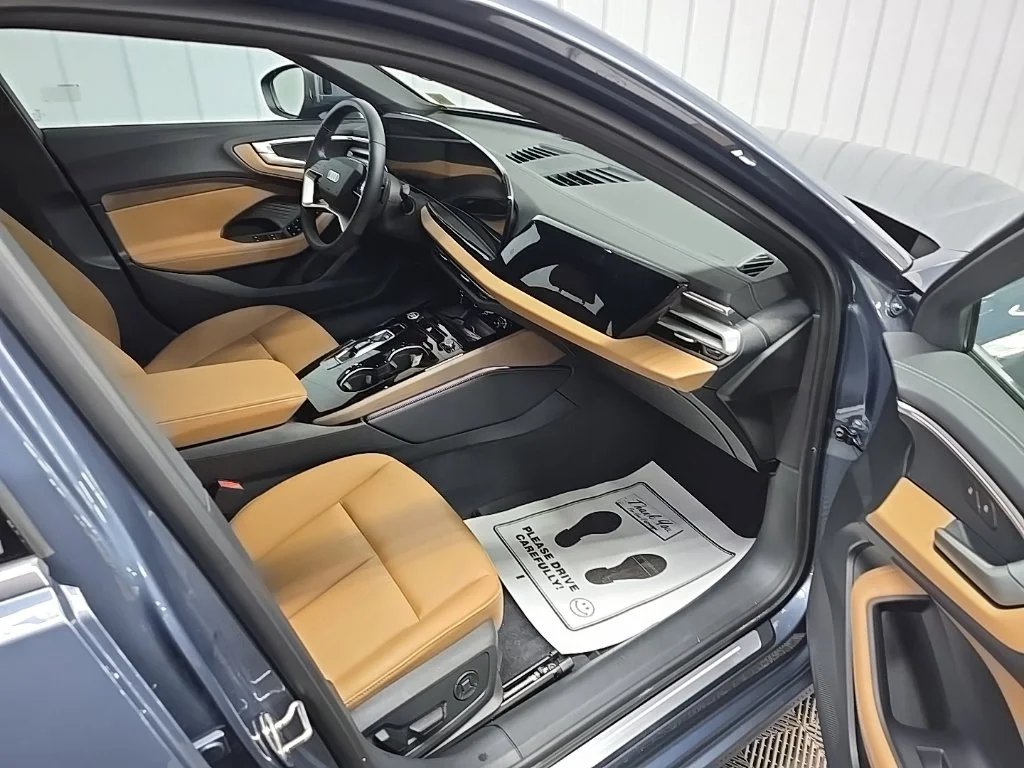 Used 2025 Horizon Blue Metallic Audi 2.0T Premium image 10