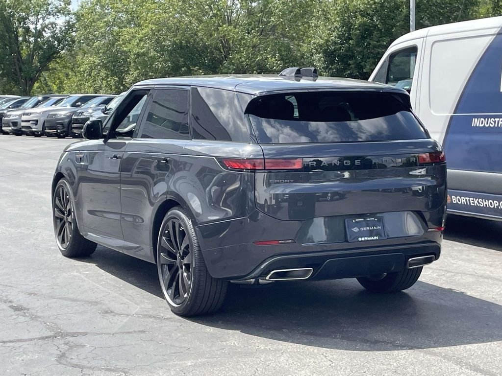 New 2026 Carpathian Grey Land Rover Dynamic SE image 9