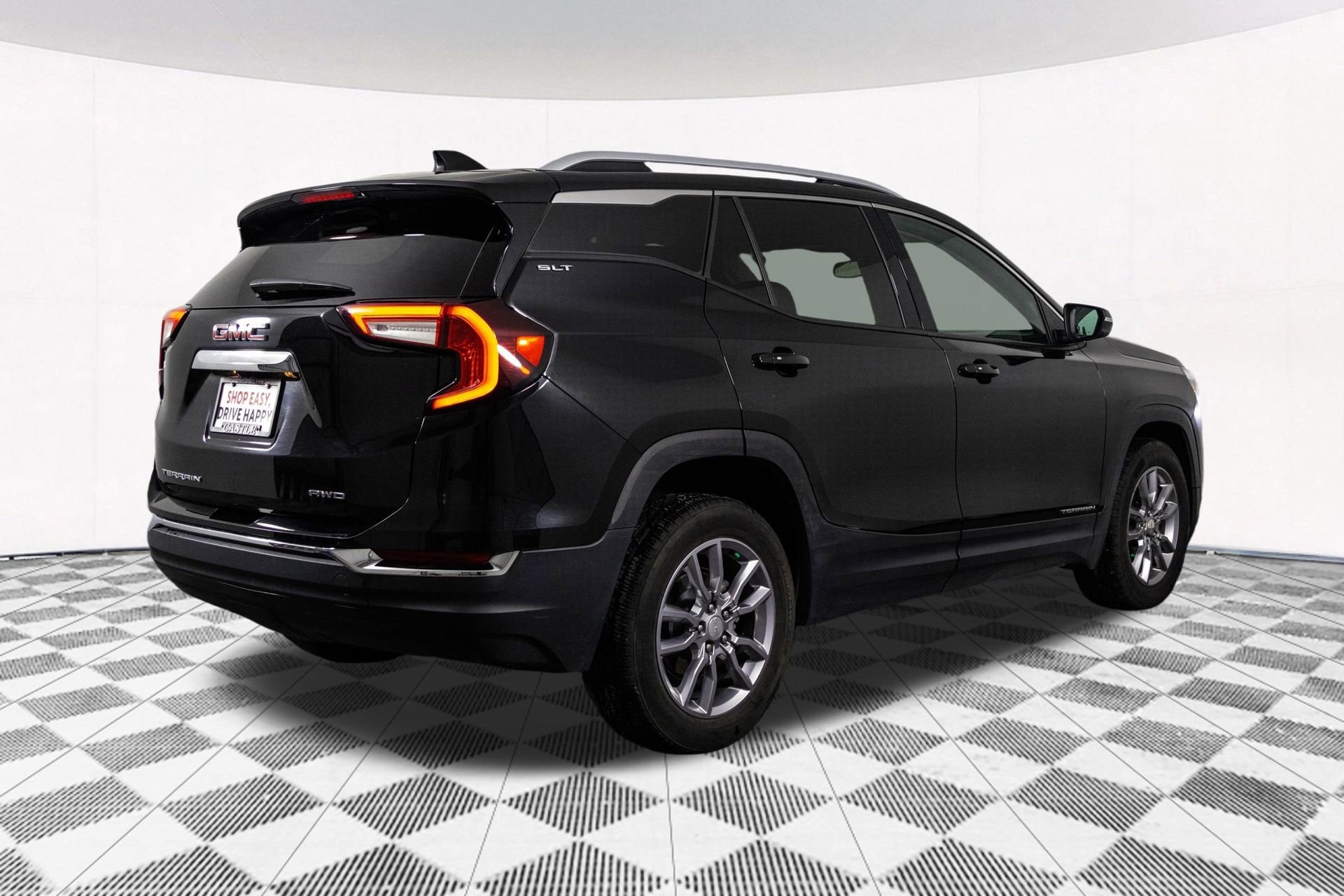 2022 GMC TERRAIN - Image 15