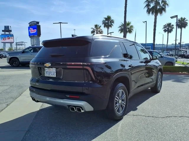 Used 2025 Mosaic Black Metallic Chevrolet LT image 4