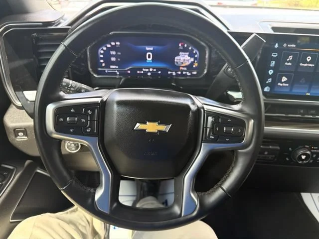 Used 2025 Black Chevrolet LT image 32