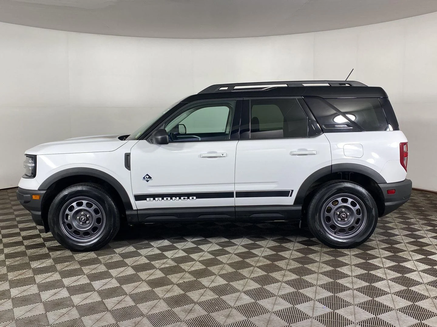 Used 2024 Oxford White Ford Outer Banks image 29