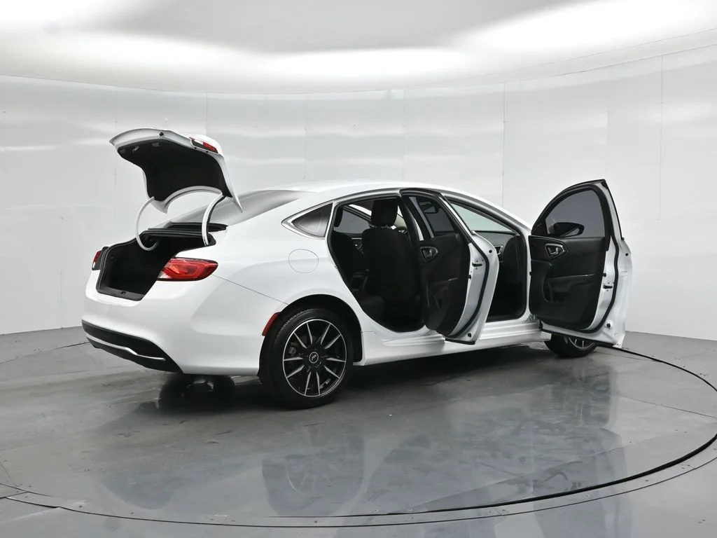 Used 2015 White Chrysler Limited image 5