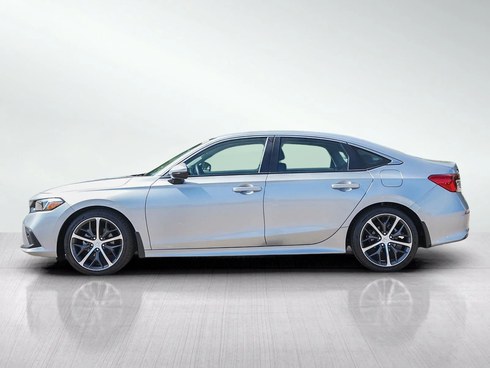 Used 2024 Honda Civic Touring with VIN 2HGFE1F91RH332630 for sale in Burnsville, Minnesota