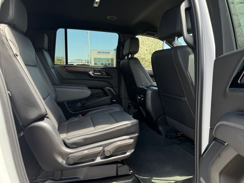 2025 GMC Yukon XL Denali - Photo 12