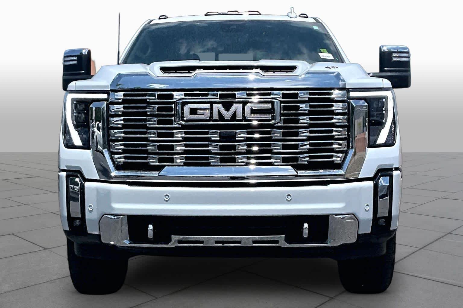 Used 2026 Glacier White Tricoat GMC Denali image 4