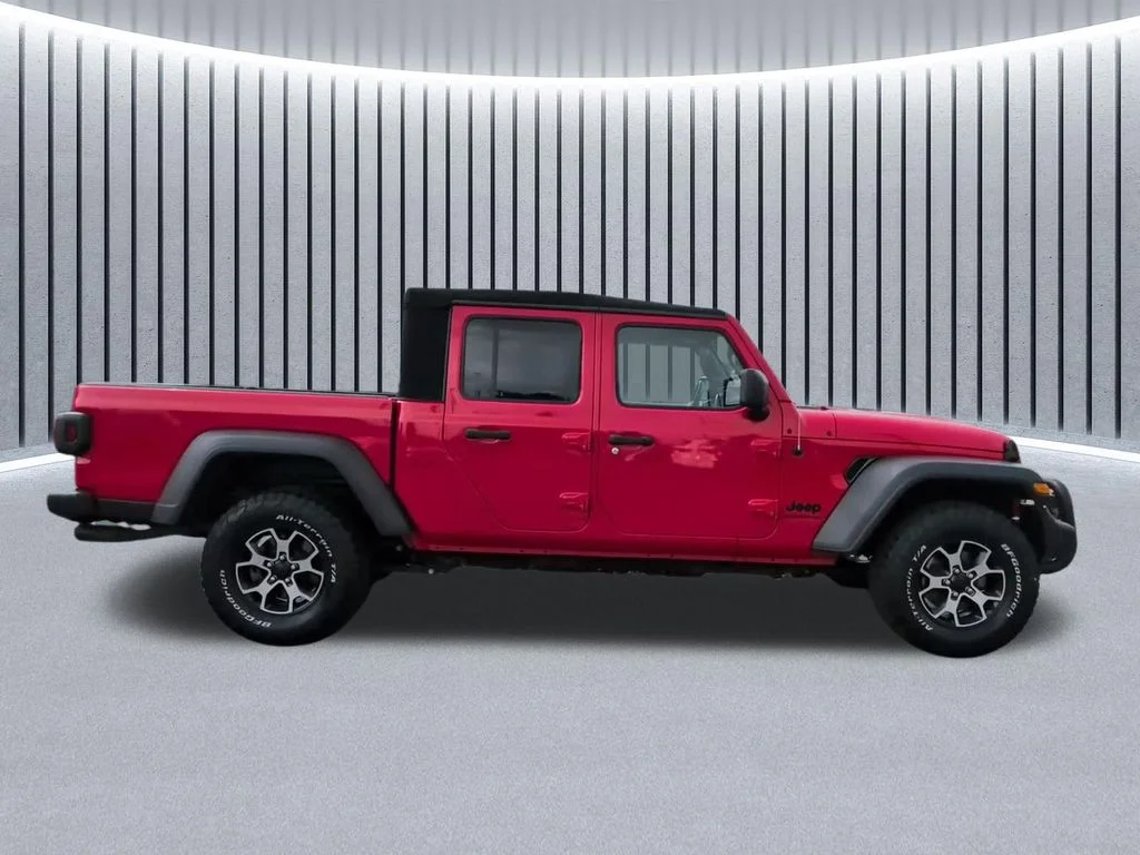 Used 2020 Red Jeep Sport image 4