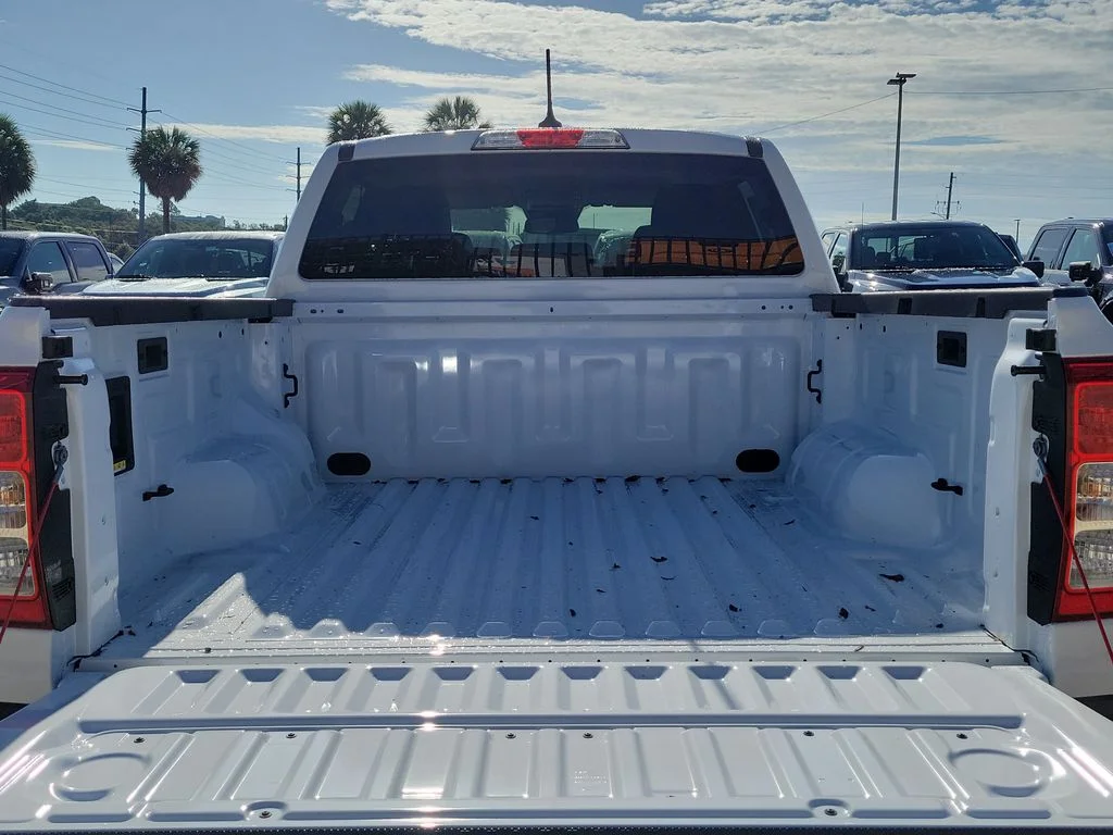 New 2026 Oxford White Ford XL image 8
