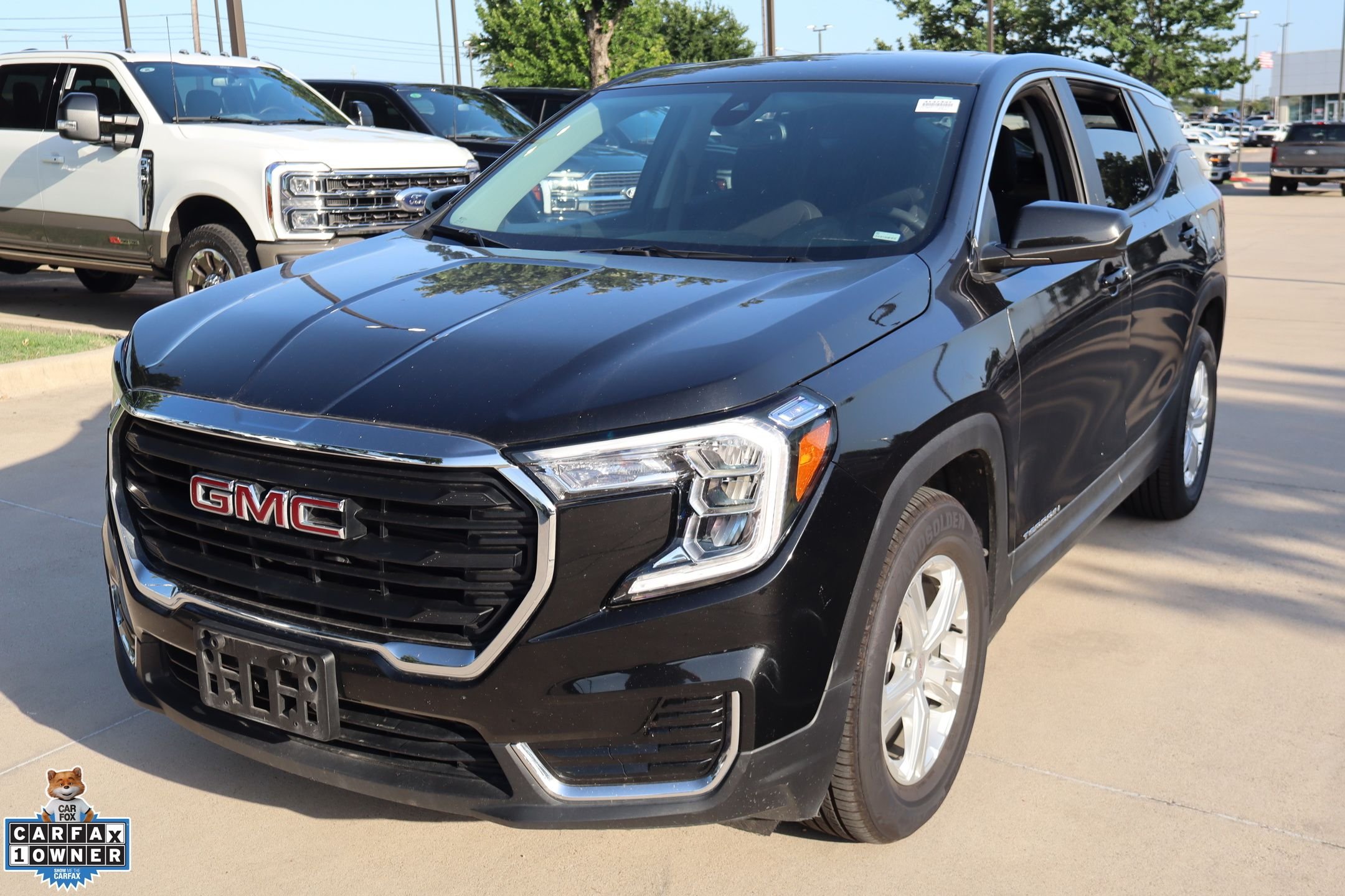 Used 2024 Ebony Twilight Metallic GMC SLE image 8