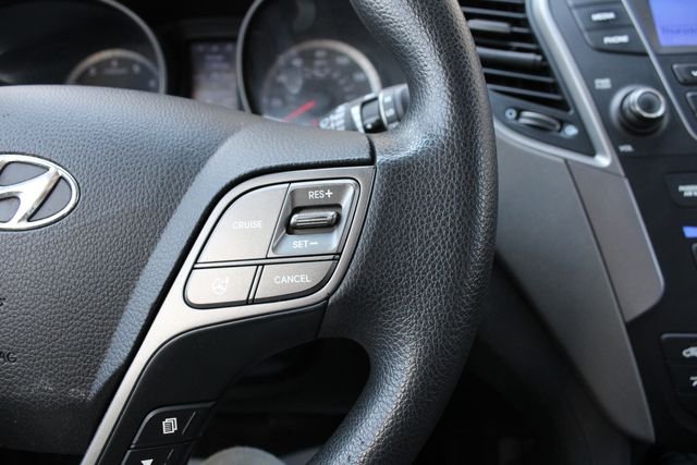Used 2015 Sparkling Silver Hyundai Base image 12