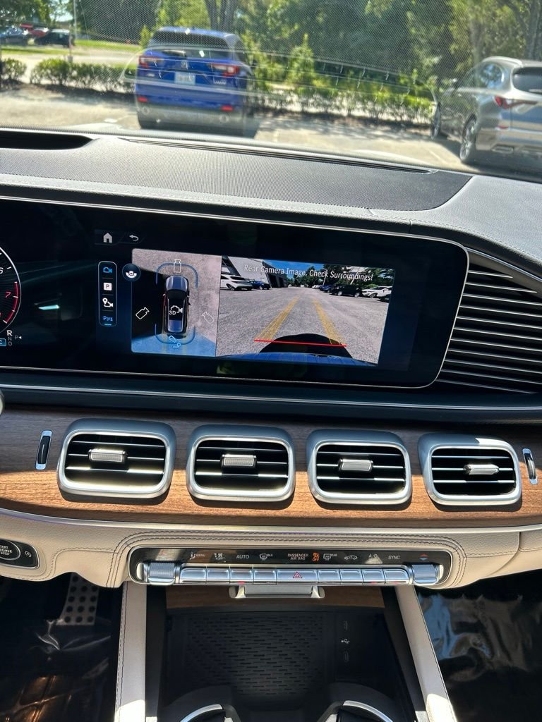 Used 2025  Mercedes-Benz GLS 580 image 12