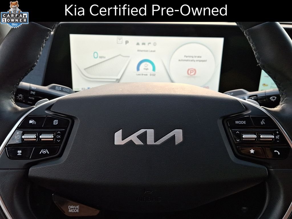 Certified Used 2024 White Kia Wind image 21