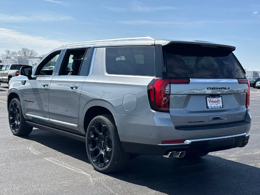 2026 GMC Yukon XL Denali - Photo 7