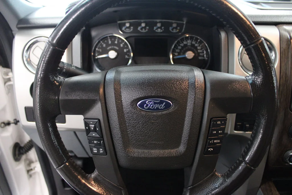 Used 2014 White Platinum Tri-Coat Metallic Ford Lariat image 19