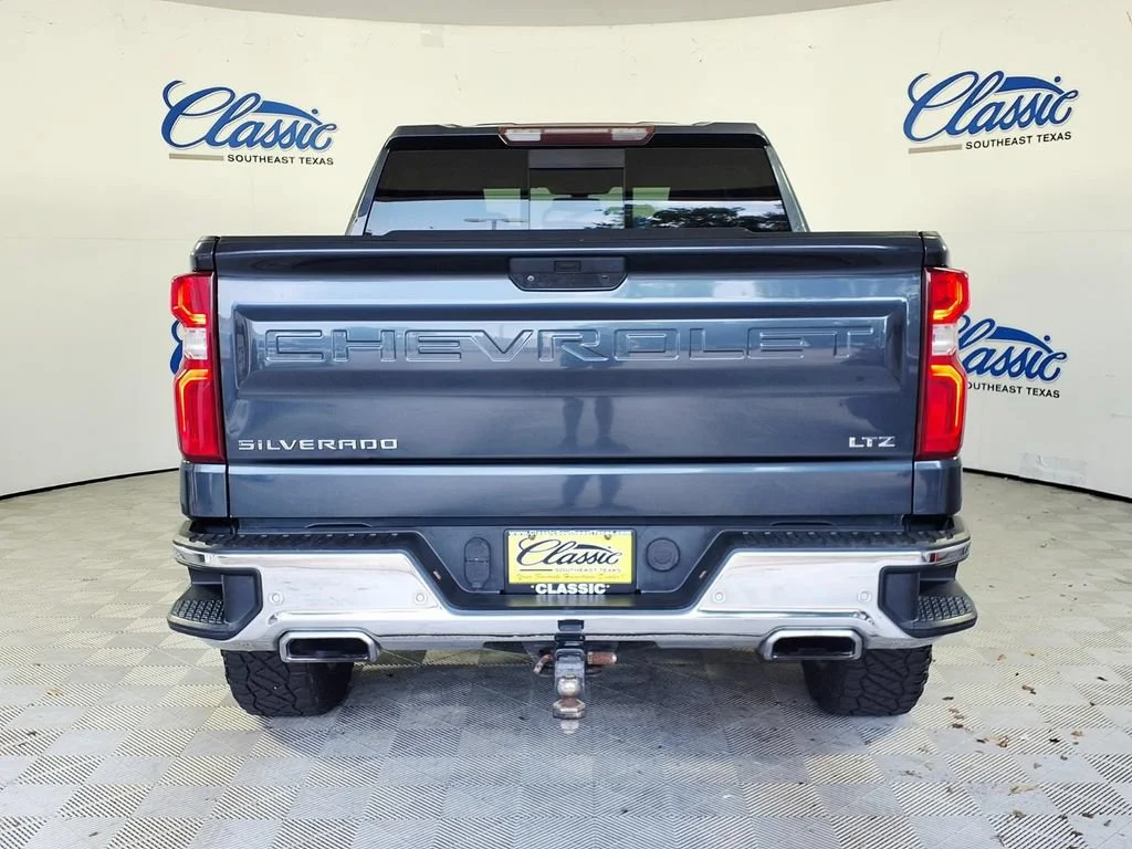 Used 2019 SHADOW GRAY METALLIC Chevrolet LTZ image 4
