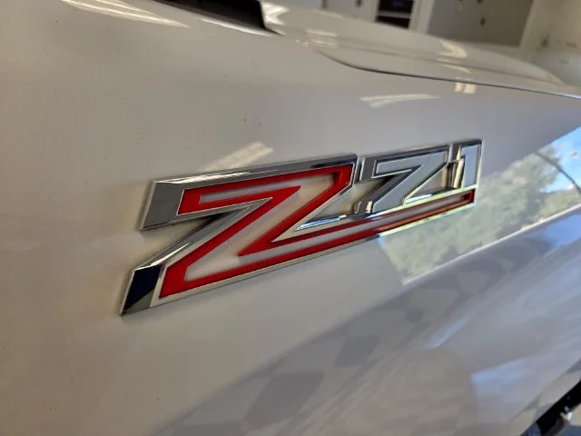 Used 2022 IRIDESCENT PEARL TRICOAT Chevrolet LTZ image 18