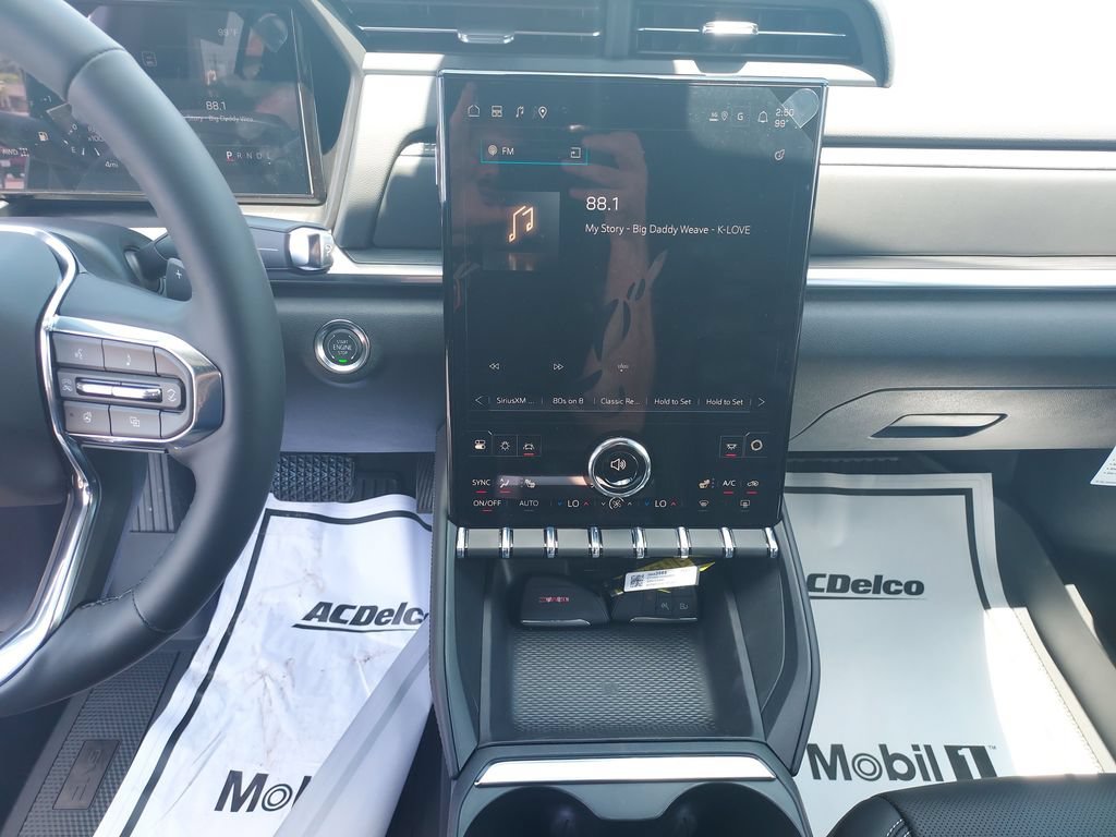 New 2027 Sterling Metallic GMC AWD Elevation image 17