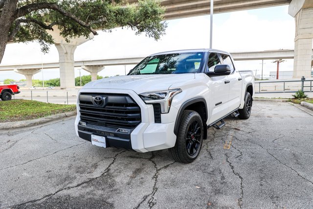 2025 Toyota Tundra 4WD SR5