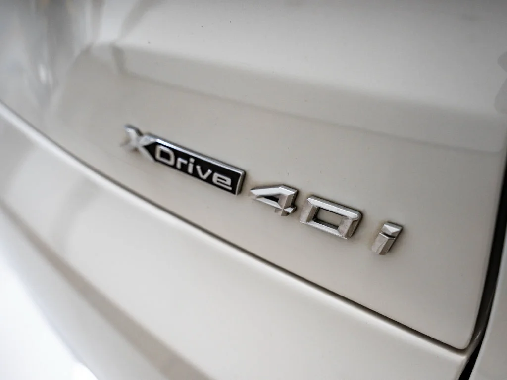 Used 2025 Mineral White Metallic BMW xDrive40i image 20