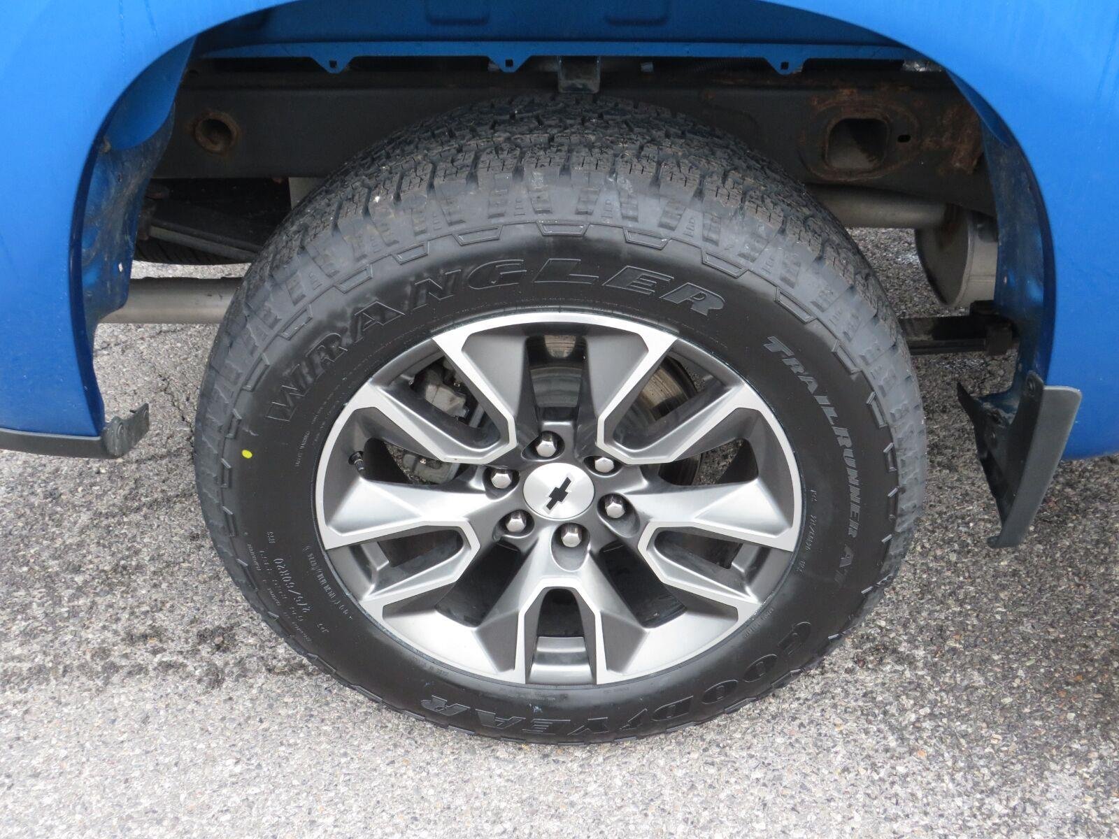 Used 2023 Glacier Blue Metallic Chevrolet RST image 20