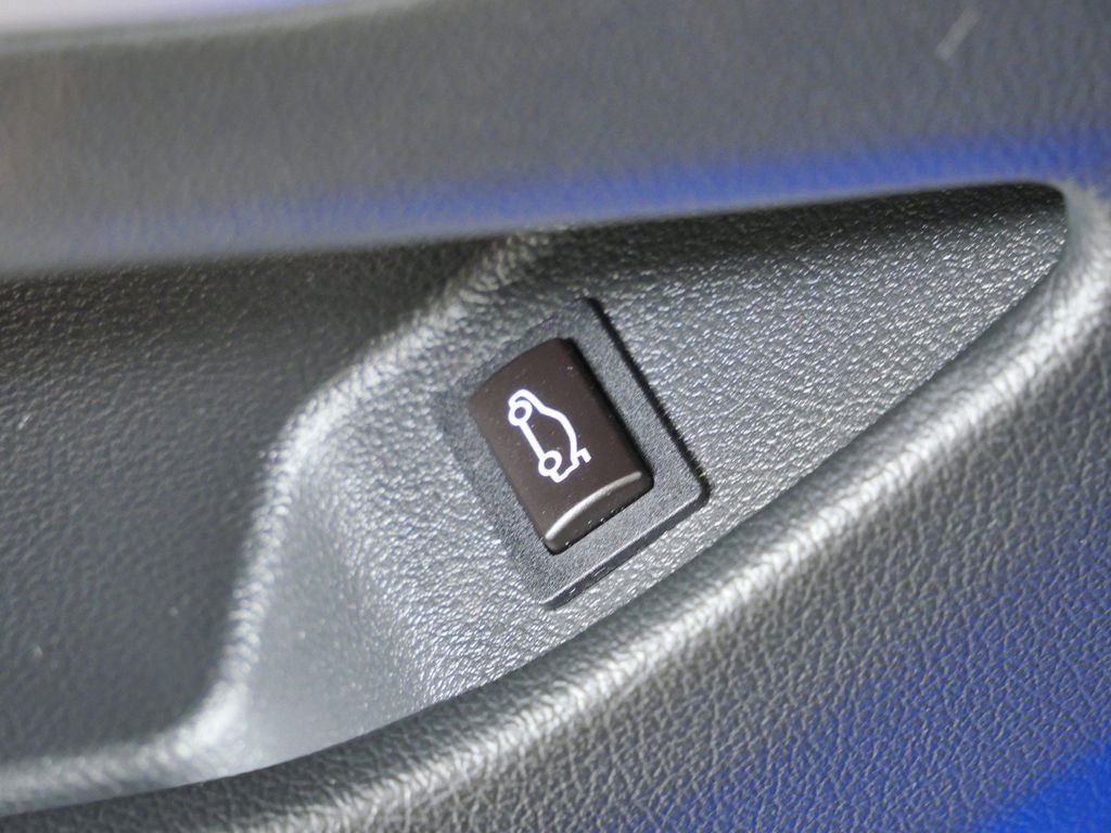 Used 2020 Blue BMW sDrive M40i image 34