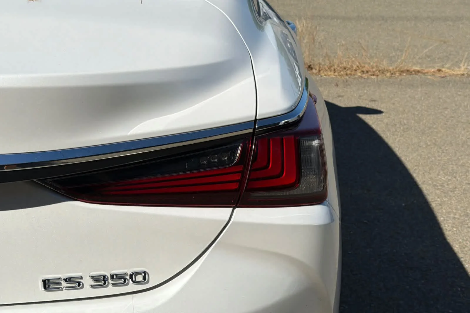 Used 2019 Eminent White Pearl Lexus  image 17
