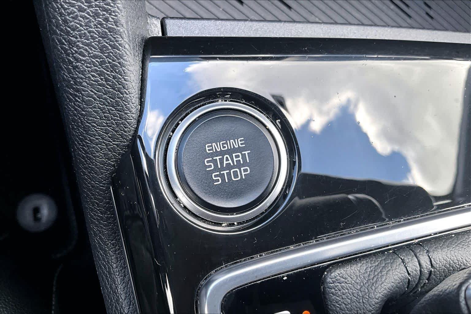Used 2023 Wolf Gray Kia X-Line image 33