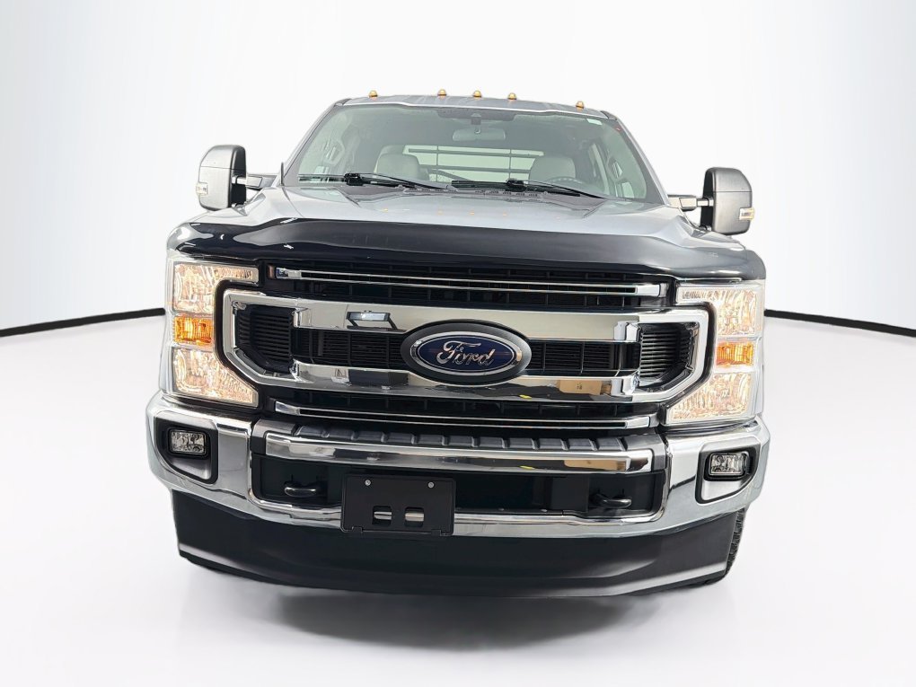 Used 2022 Silver Ford XLT image 2