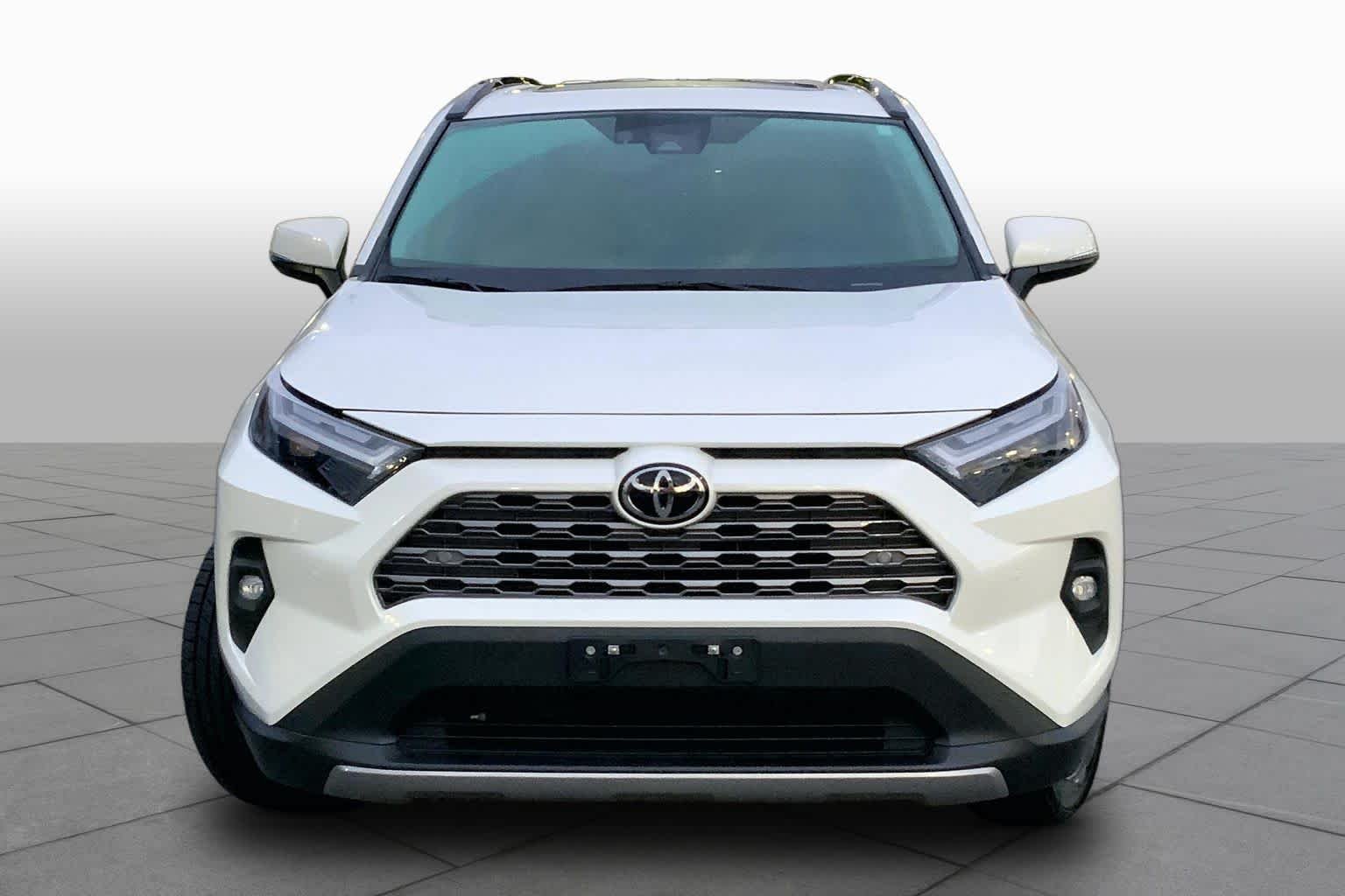 Used 2022 Blizzard Pearl Toyota Limited image 4