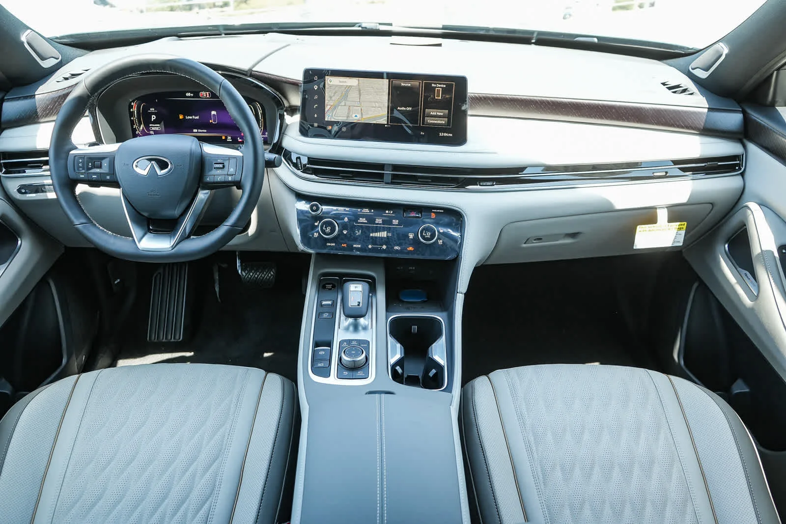 New 2027 2T RAD WHT INFINITI Autograph AWD image 14