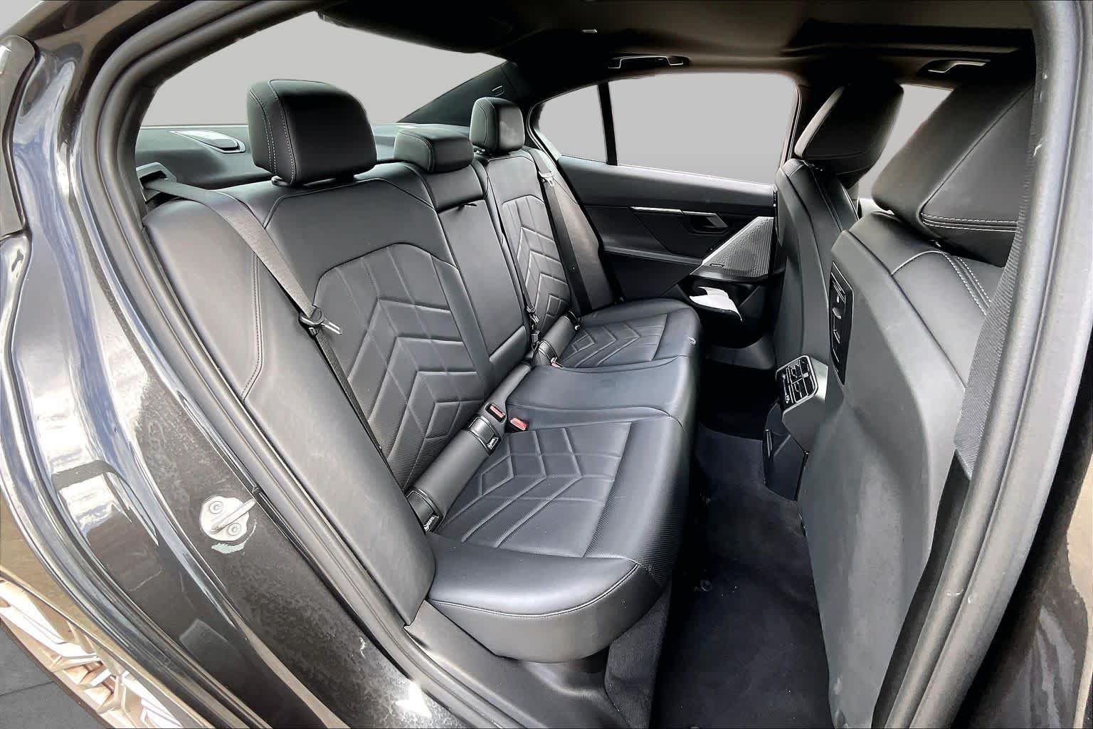 Used 2025 Dark Graphite Metallic BMW 530i image 17