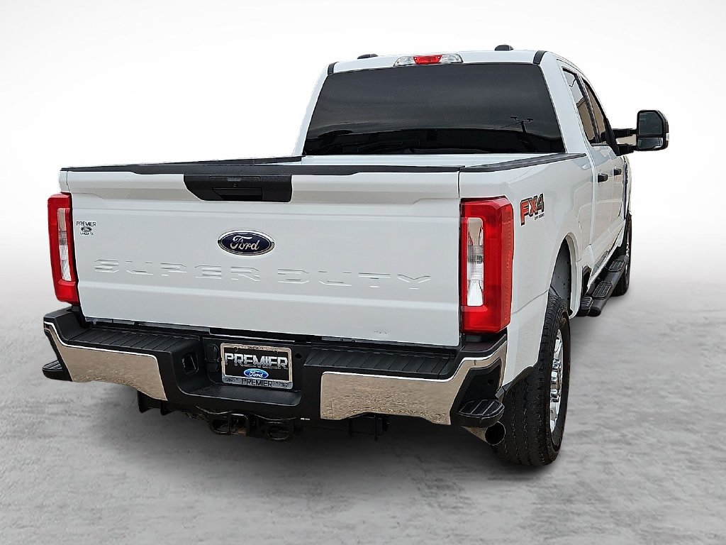 Used 2025 Oxford White Ford XLT image 10
